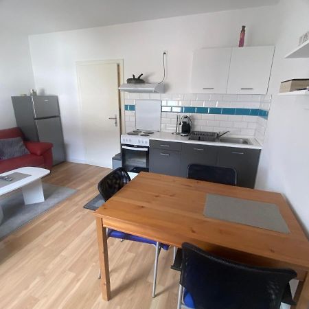 Schoene 2 Zimmer Apartment In Krefeld City, Monteur Wohnung Netflix & Prime Zewnętrze zdjęcie