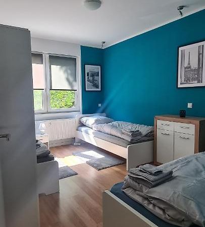 Schoene 2 Zimmer Apartment In Krefeld City, Monteur Wohnung Netflix & Prime Zewnętrze zdjęcie