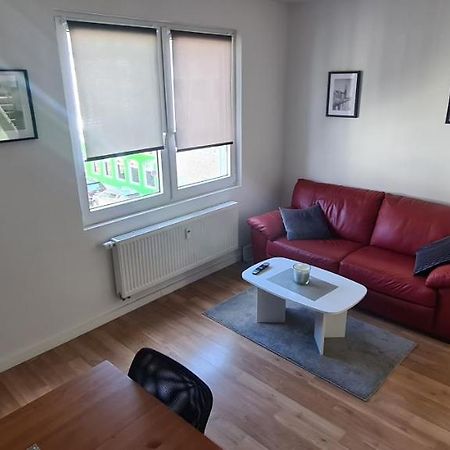Schoene 2 Zimmer Apartment In Krefeld City, Monteur Wohnung Netflix & Prime Zewnętrze zdjęcie