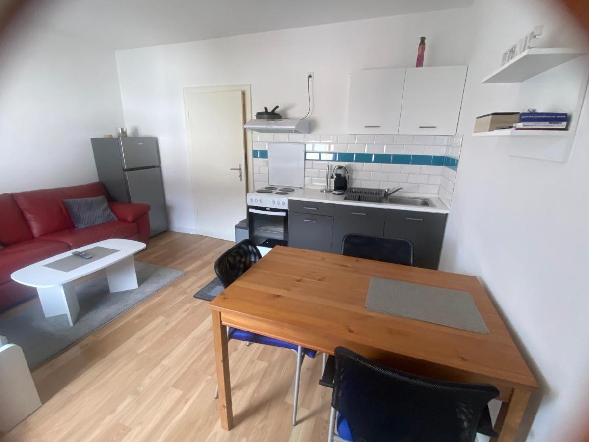 Schoene 2 Zimmer Apartment In Krefeld City, Monteur Wohnung Netflix & Prime Zewnętrze zdjęcie